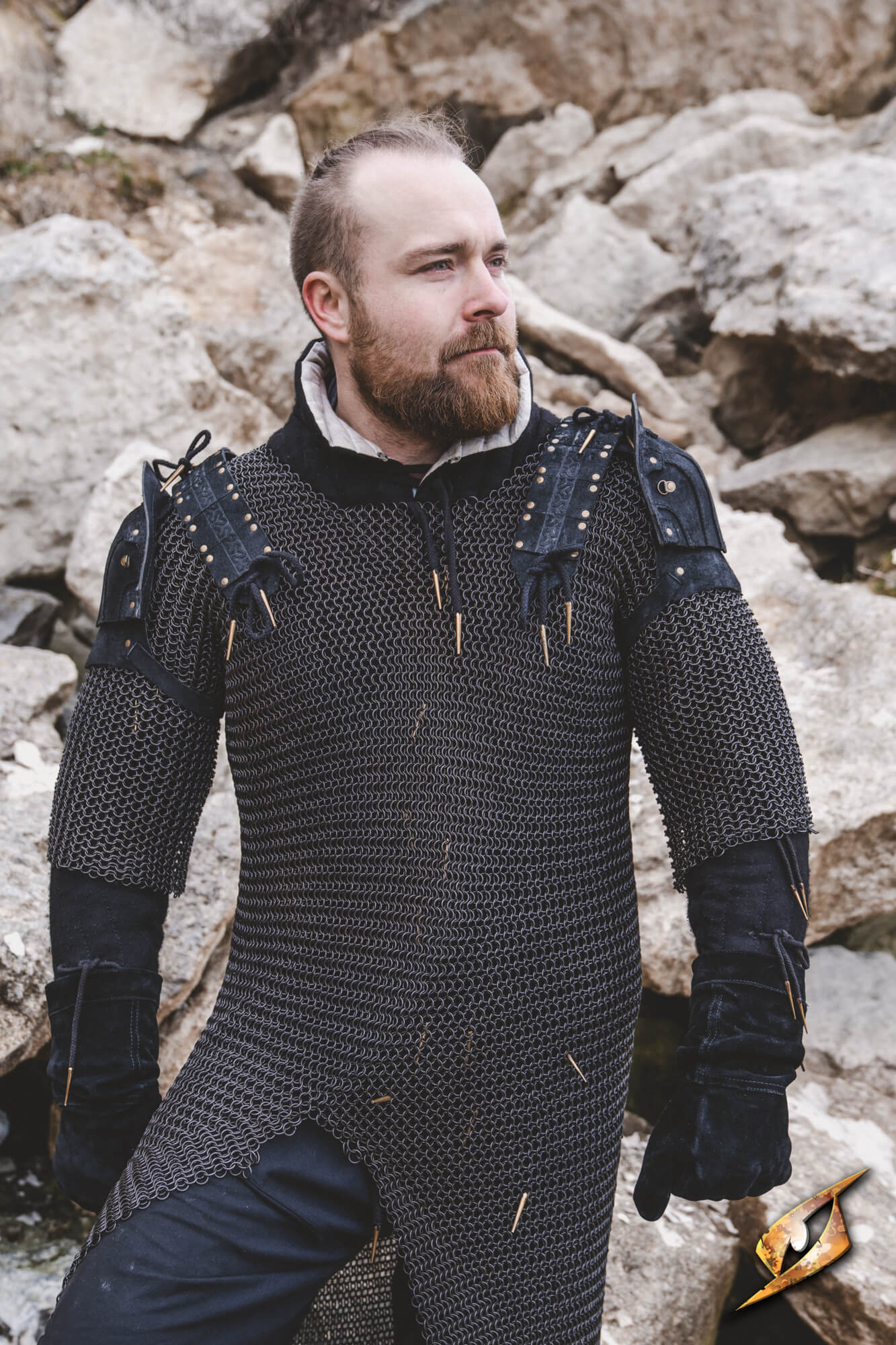 Woodsman Suede Shoulder Armour