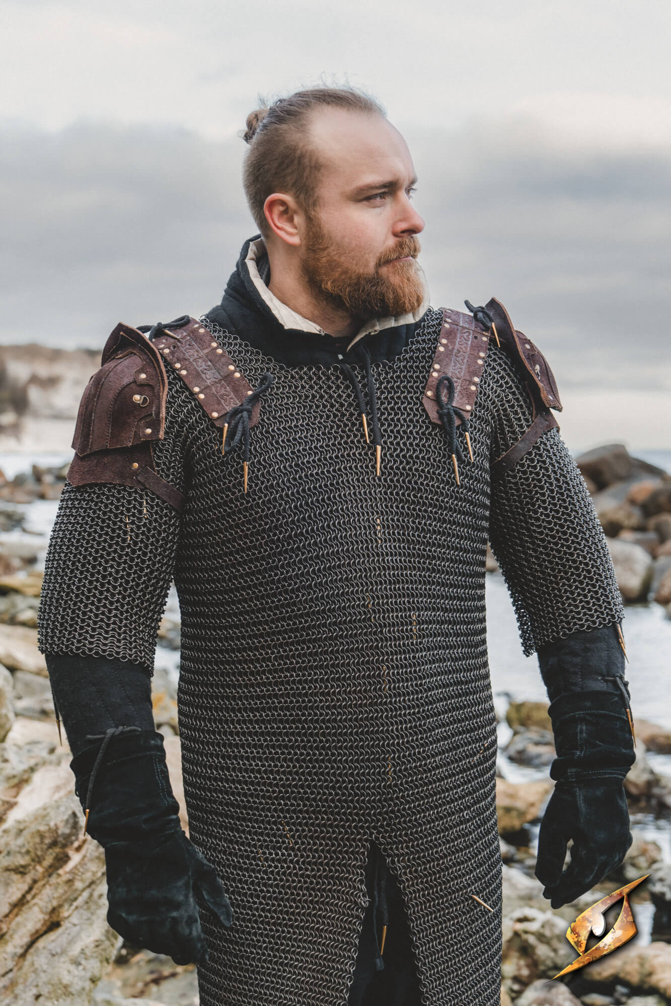 Woodsman Suede Shoulder Armour