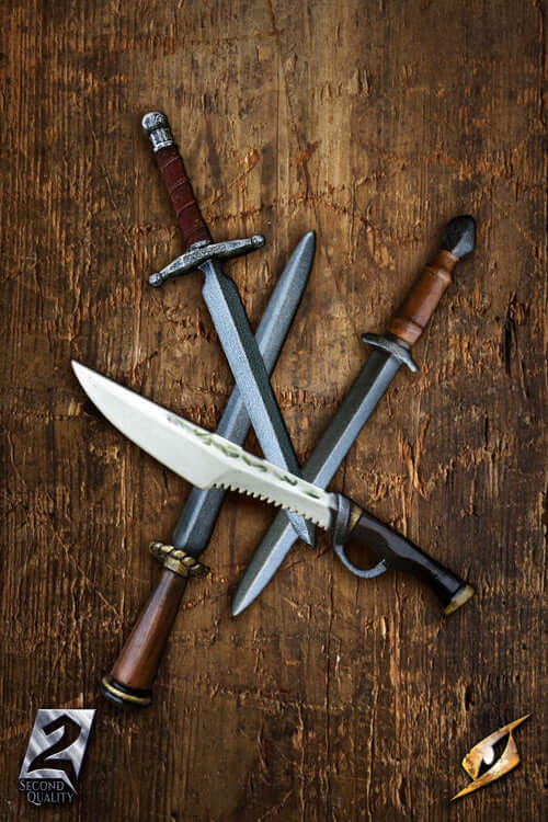 2Q - Dagger - Classic - 35-50 cm handmade LARP weapon collection with unique designs on a wooden surface.