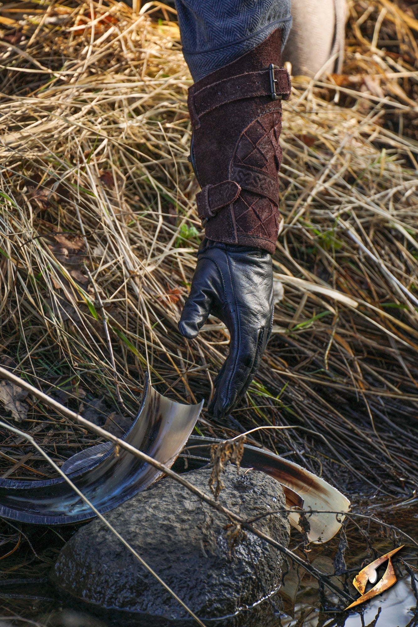 Ranger Bracers - Suede