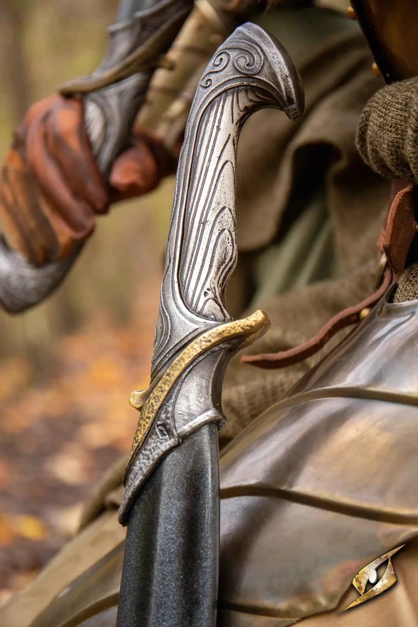 Curved Elven Sword