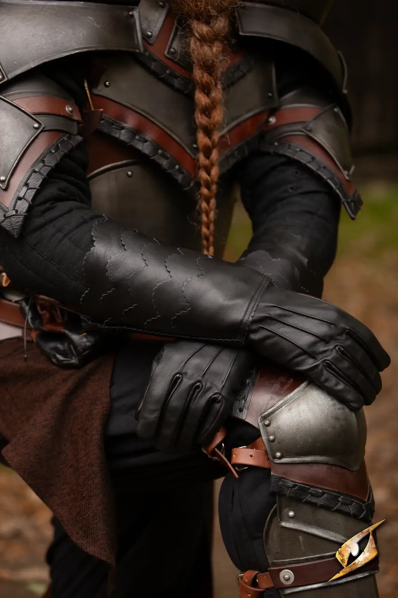 Scales Gloves by Epic Armoury in Epic Black leather, featuring an embossed scale pattern, perfect for LARP adventurers.