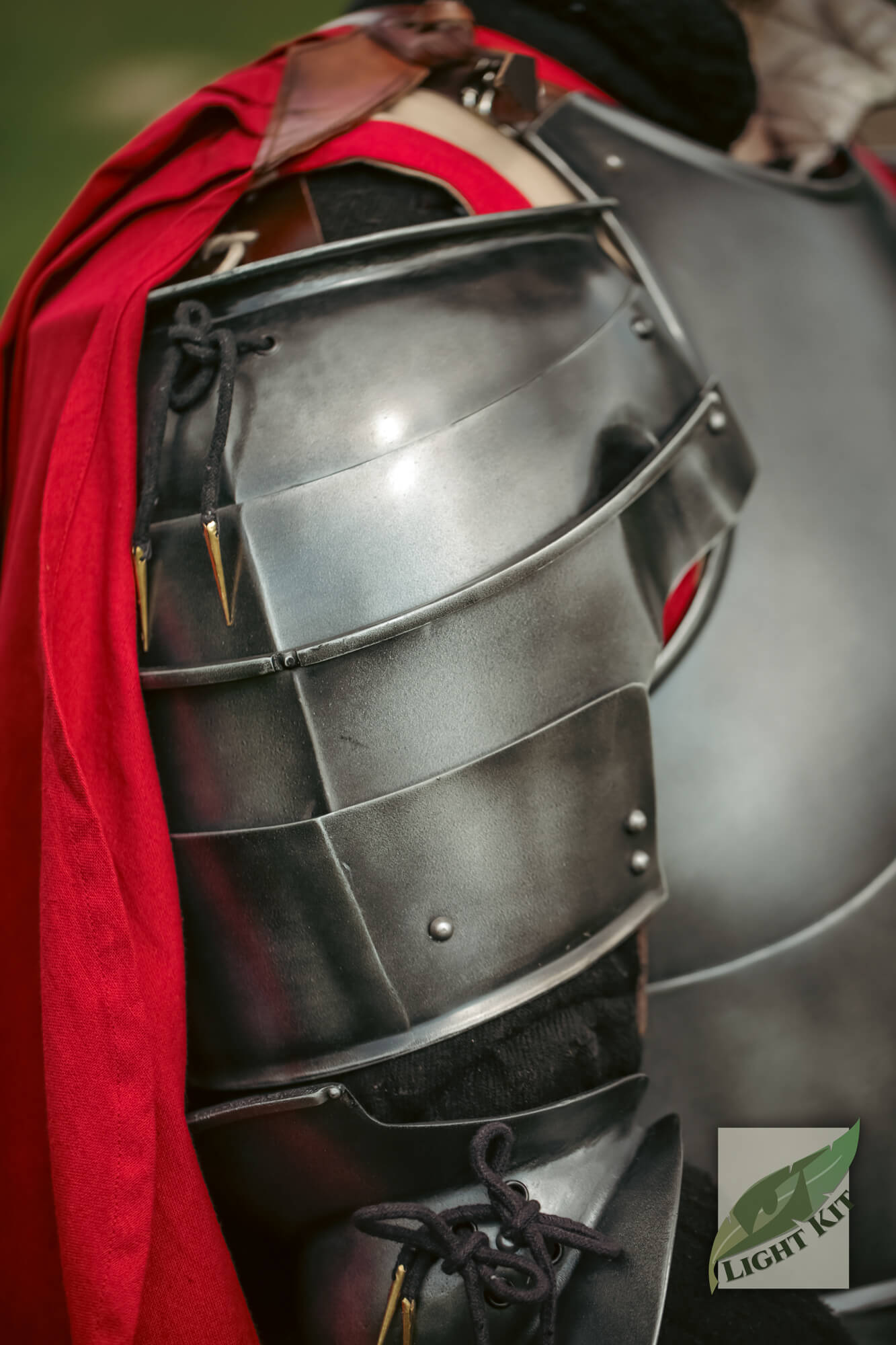 Milanese Pauldrons - Light Kit