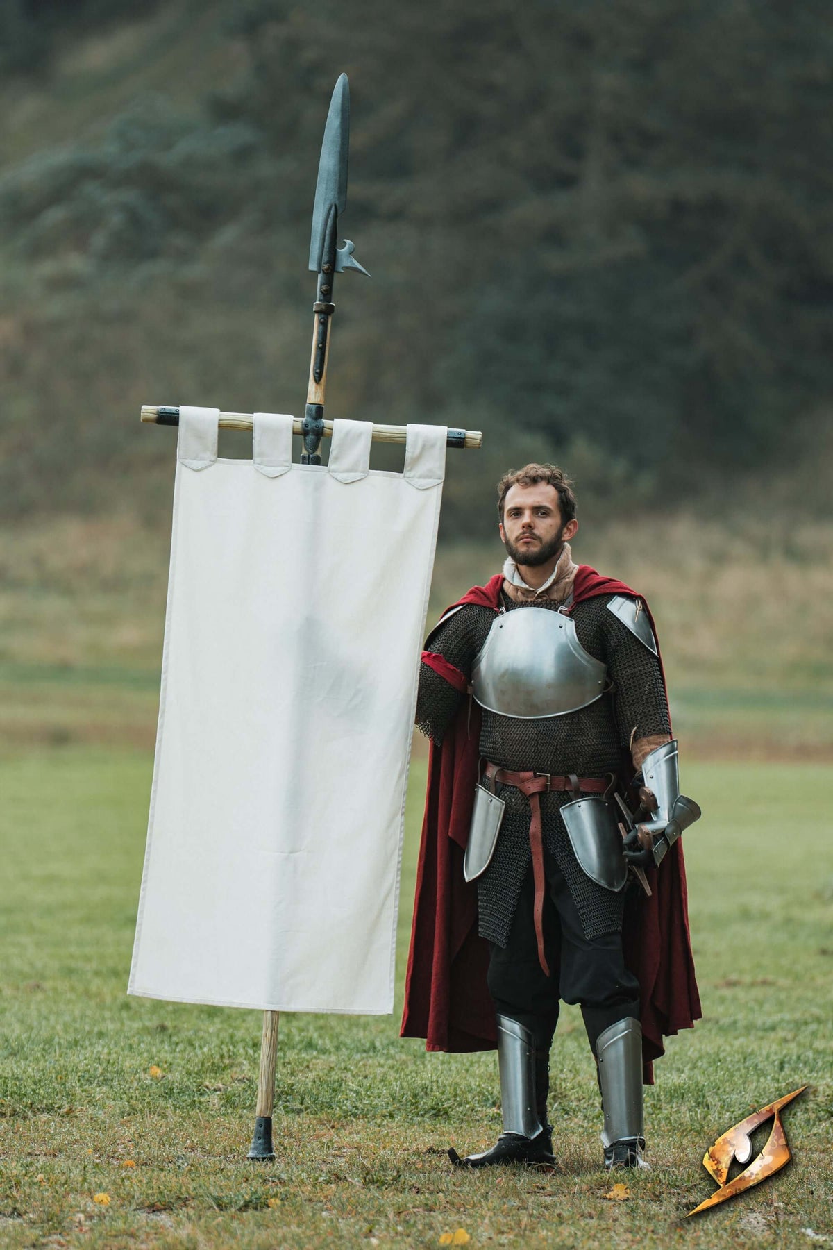 Complete Battle Standard Set - Fauchard Top displayed by a knight in armor holding a blank banner.