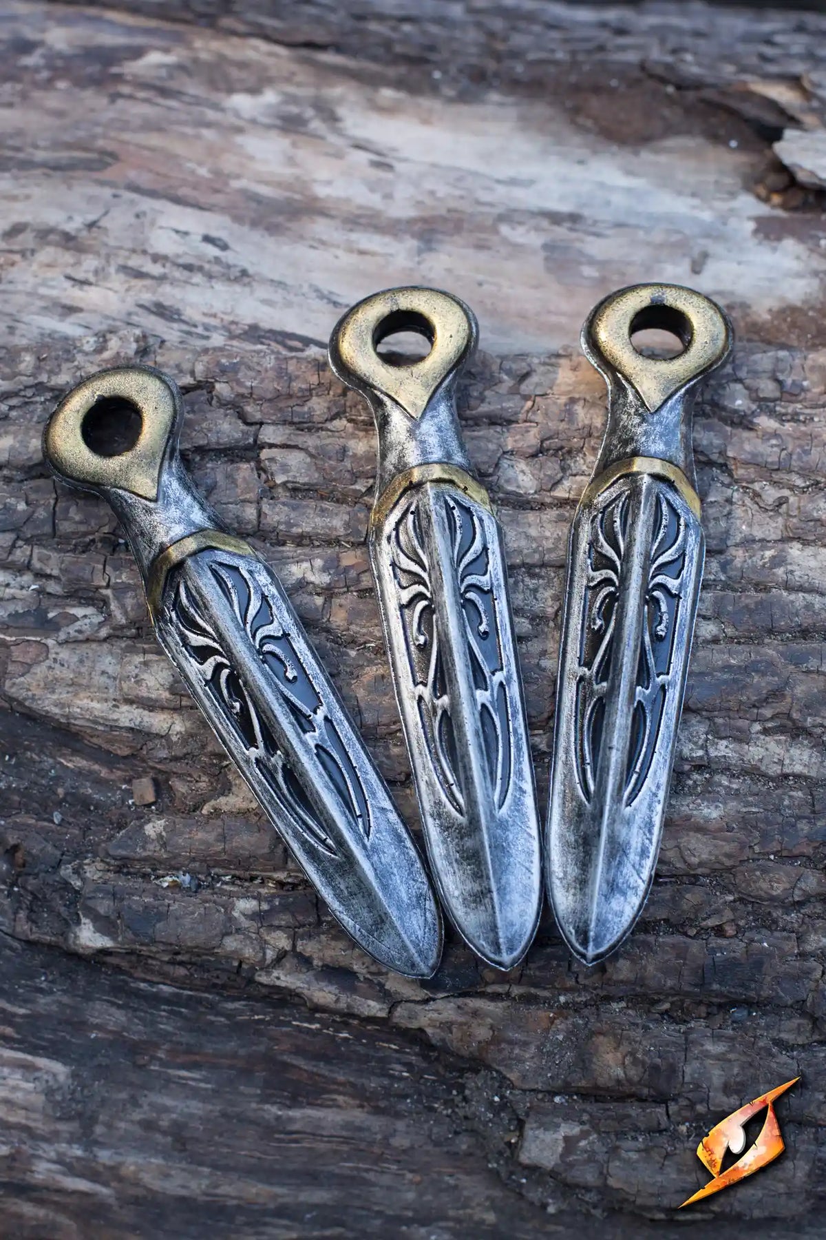 Assassin Liberty Knives - 14 cm - 3 pcs displayed on rustic wood background.