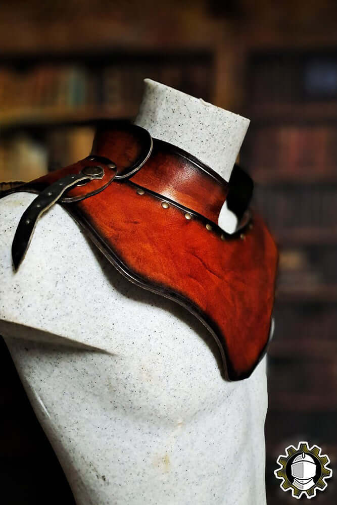 Gorget Cicero (Fighter) leather neck armour showcasing bold design and functionality, perfect for battlefield protection.