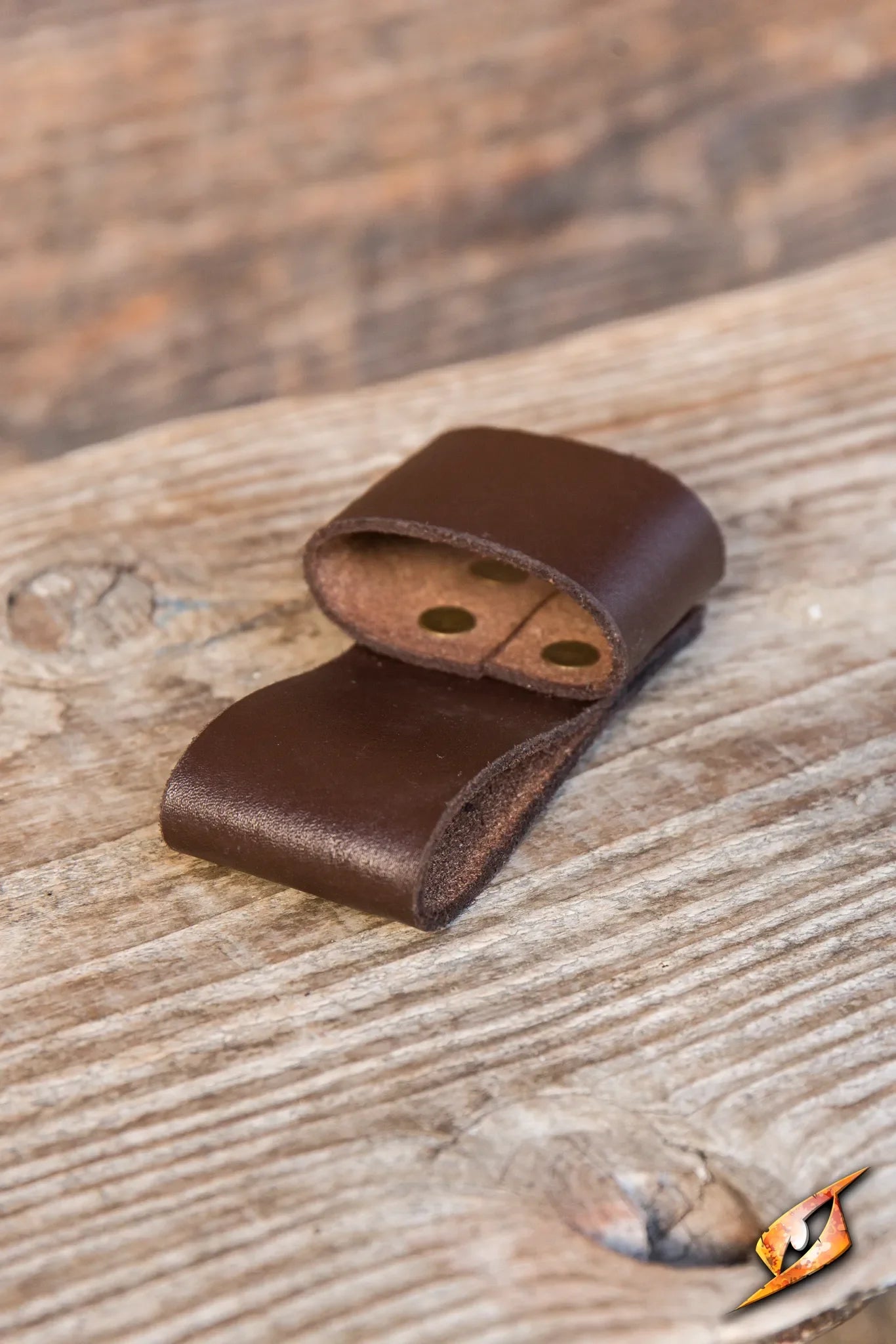 Throwing Knives Holder - 1pc, brown leather holder for securing throwing knives, ideal for on-the-go access.