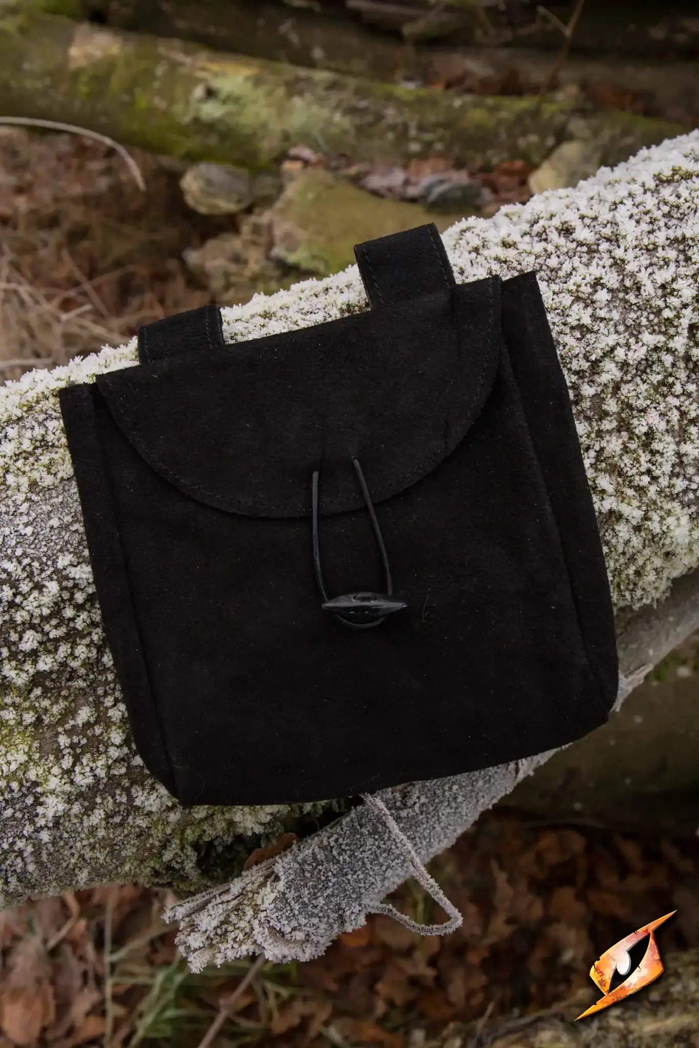 Leatherbag Thin - Large in Epic Black, a slim leather bag designed for easy belt attachment.