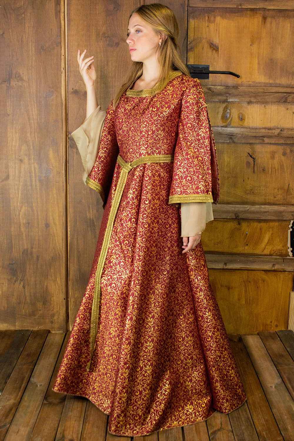 Aquitania Noble Dress