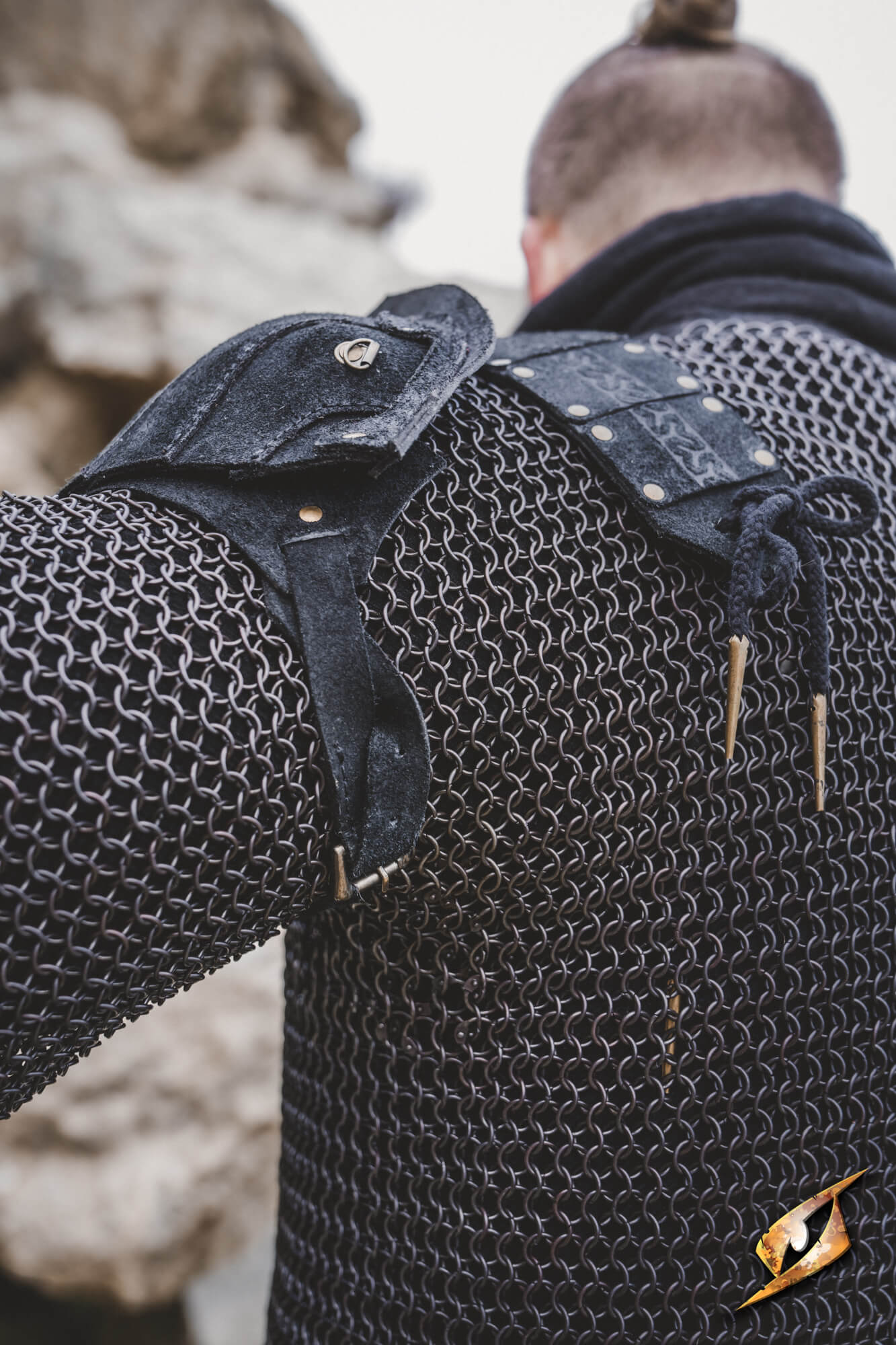 Woodsman Suede Shoulder Armour