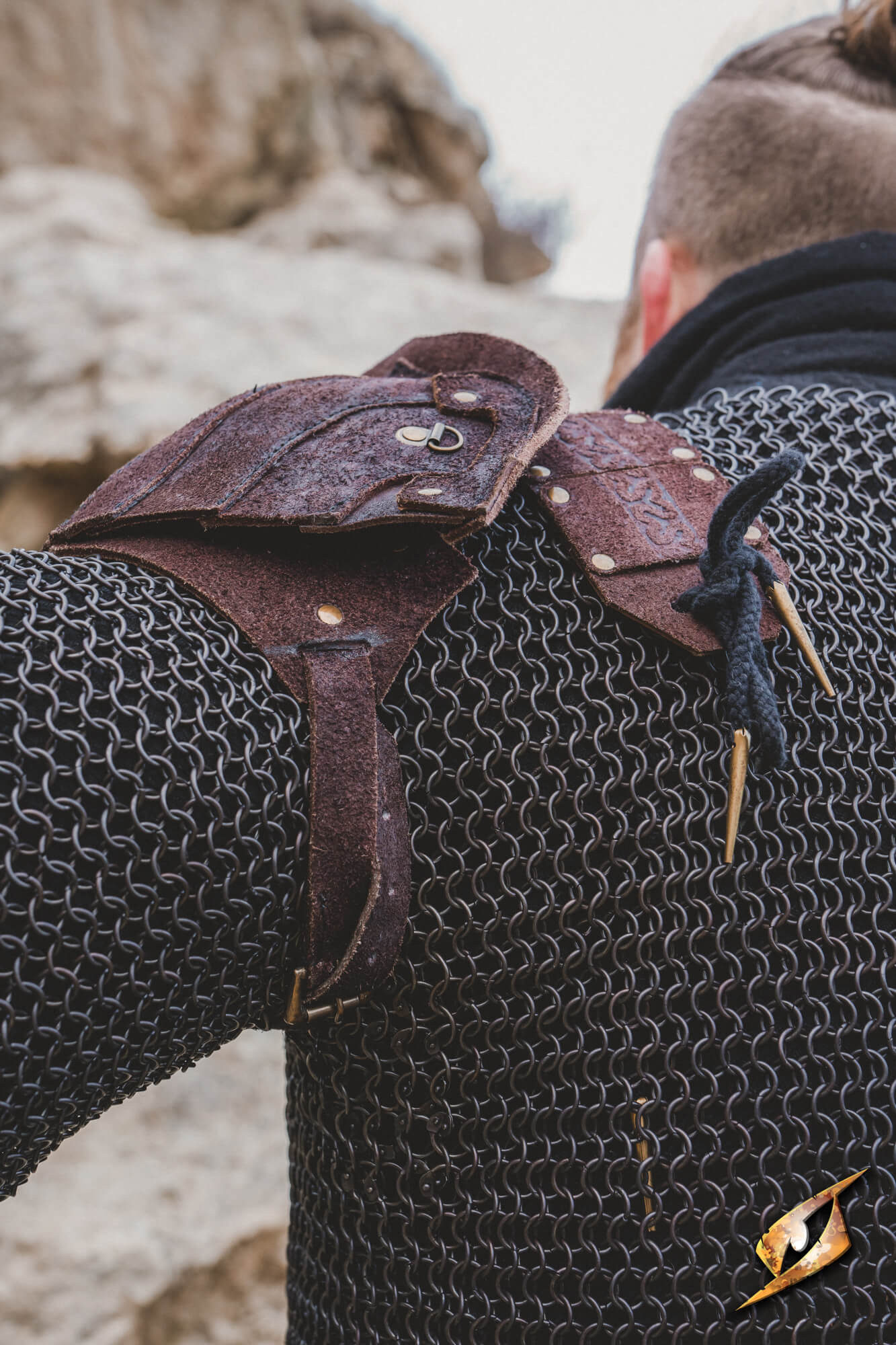 Woodsman Suede Shoulder Armour