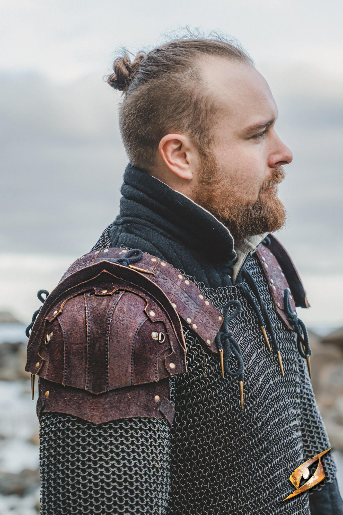 Woodsman Suede Shoulder Armour