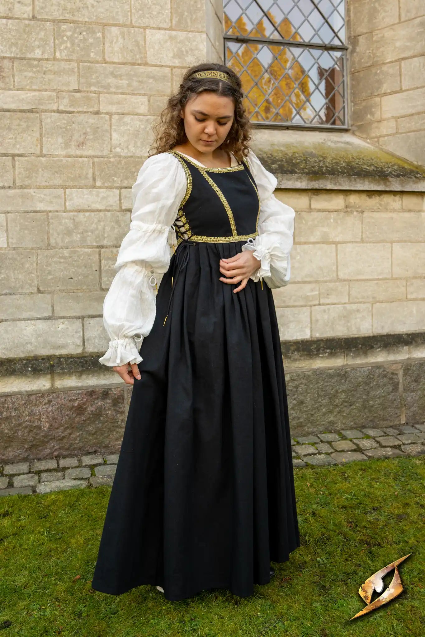Medieval Dresses & Renaissance Gowns | Epic Armoury Medieval Dresses & Renaissance Gowns | Epic Armoury