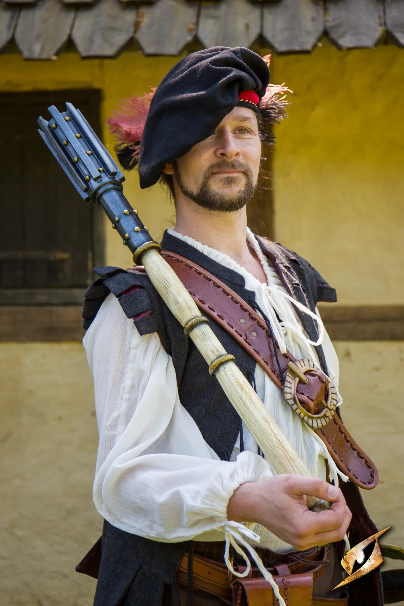 Wool Minstrel Hat worn by a male character with a weapon, dressed in historical attire.