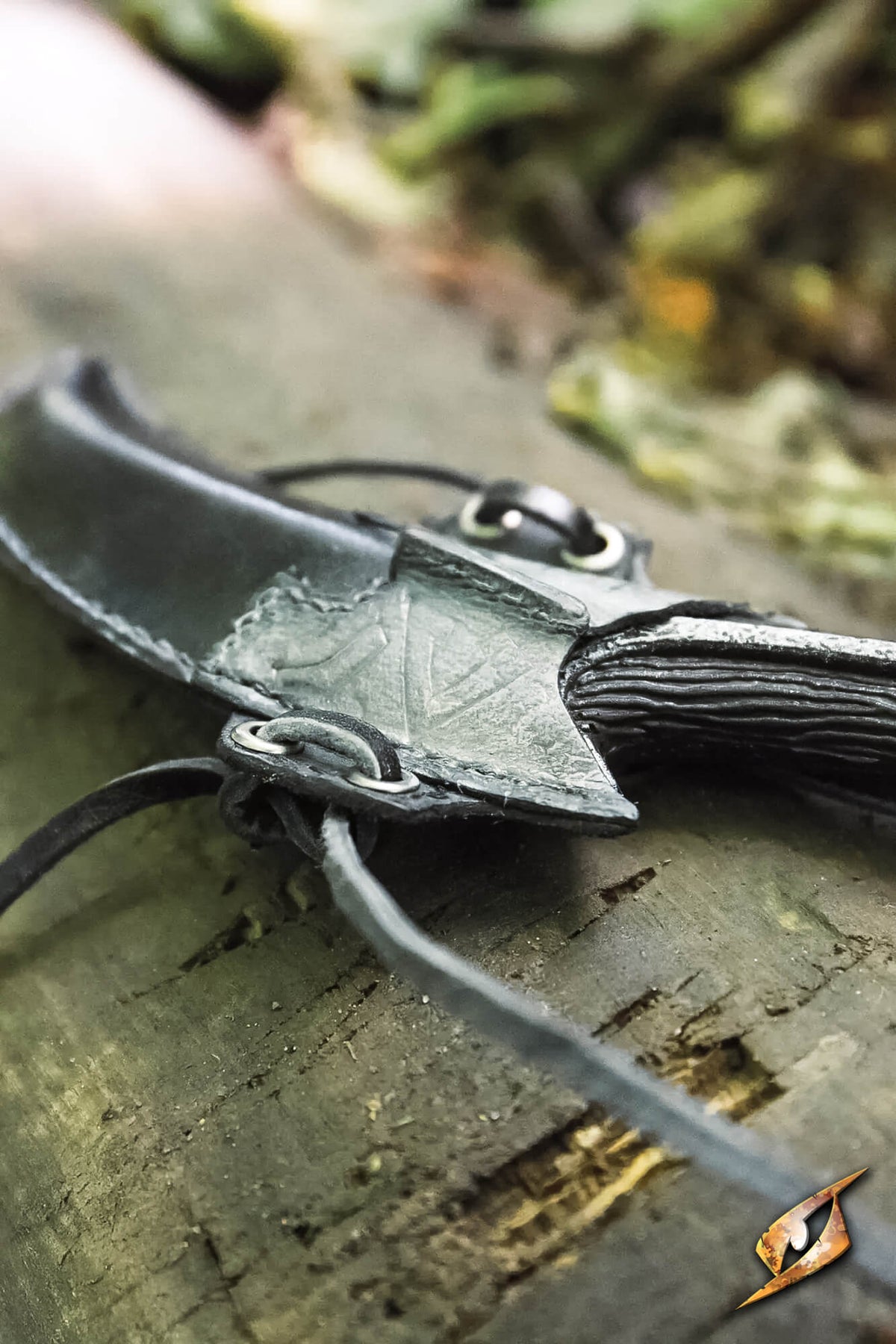 Dark Elven Throwing Knife & Holder