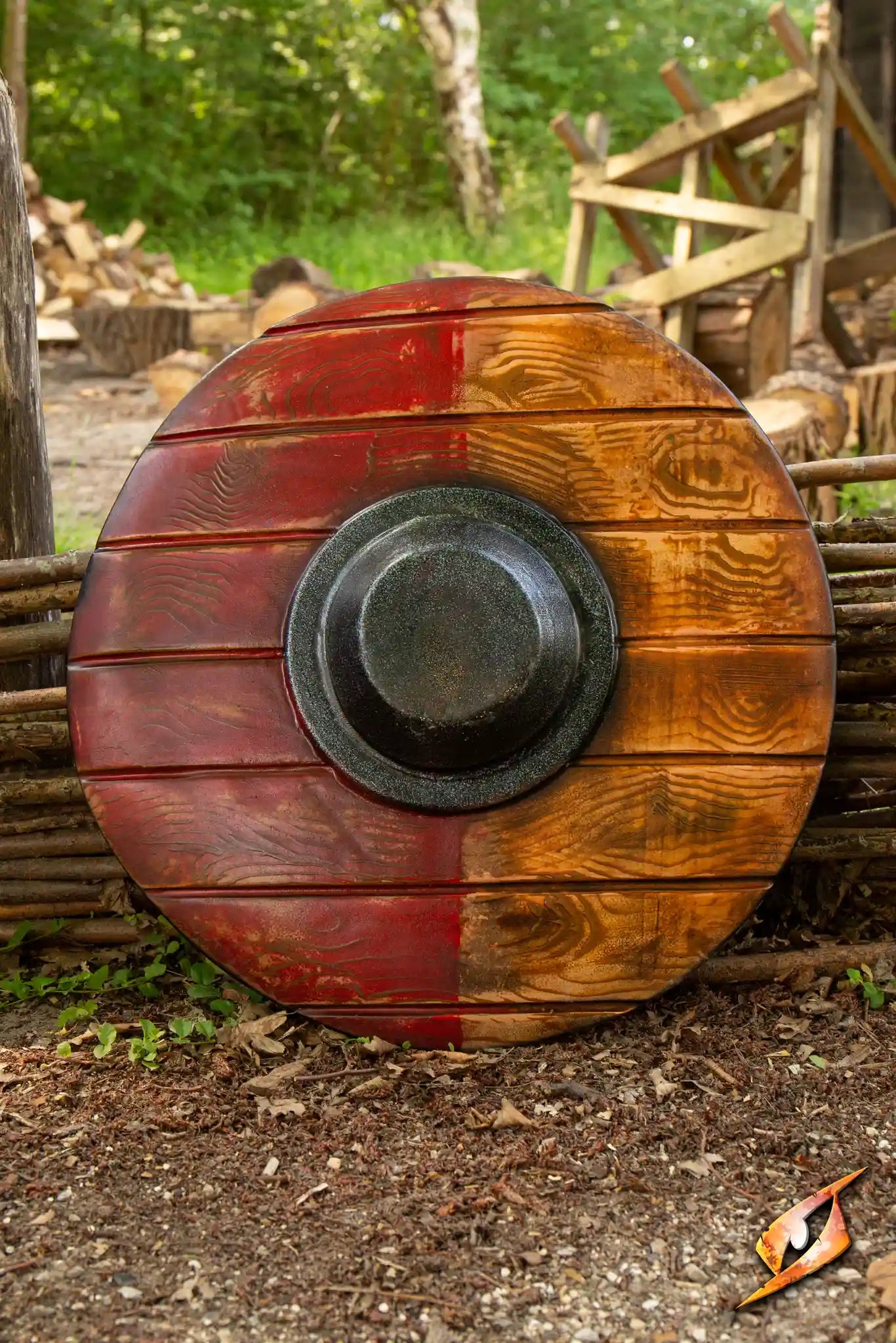 Drang Shield - a round latex shield with a wooden texture, ideal for LARP battles and coastal raid reenactments.
