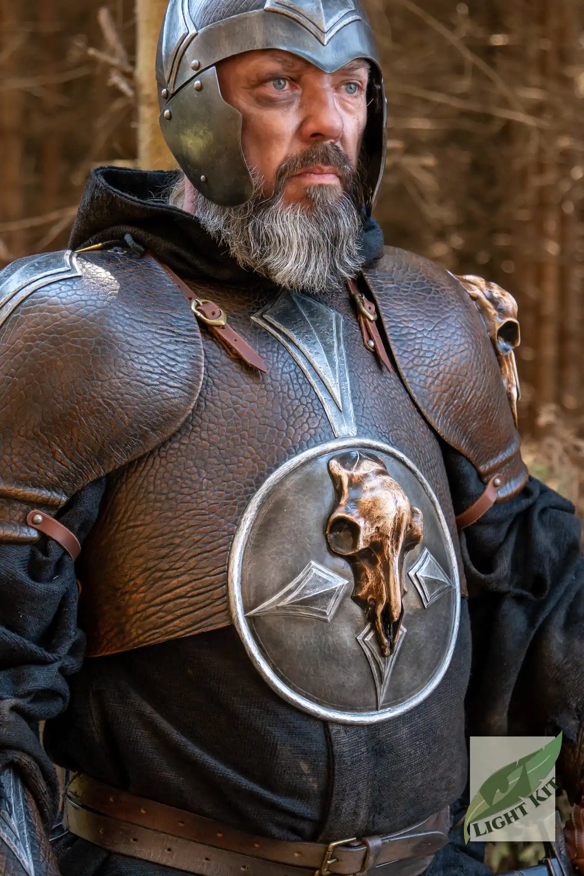 Barbarian Cuirass PU - L/XL worn by a man, showcasing the detailed armor and skull emblem.