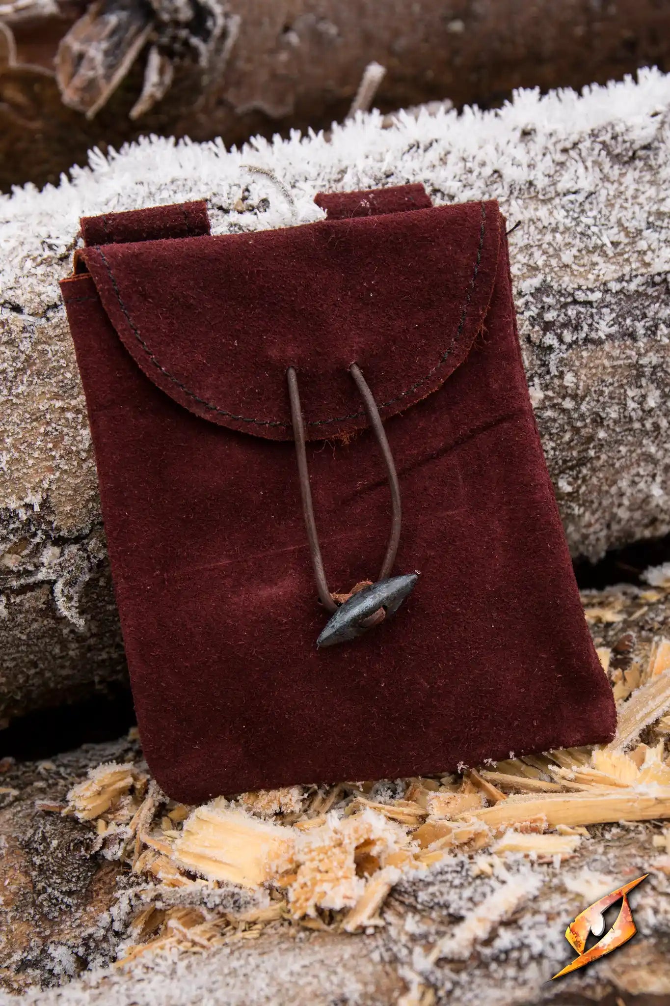 Leatherbag Thin - Small in ox brown color, a slim leather bag designed to hang from the belt for practical use.