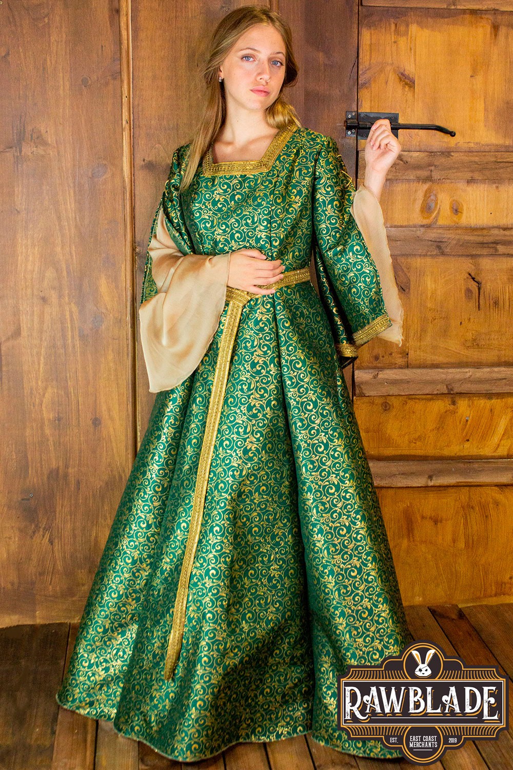Aquitania Noble Dress in green brocade with tulle sleeves and gold trims, perfect for special events and larp.