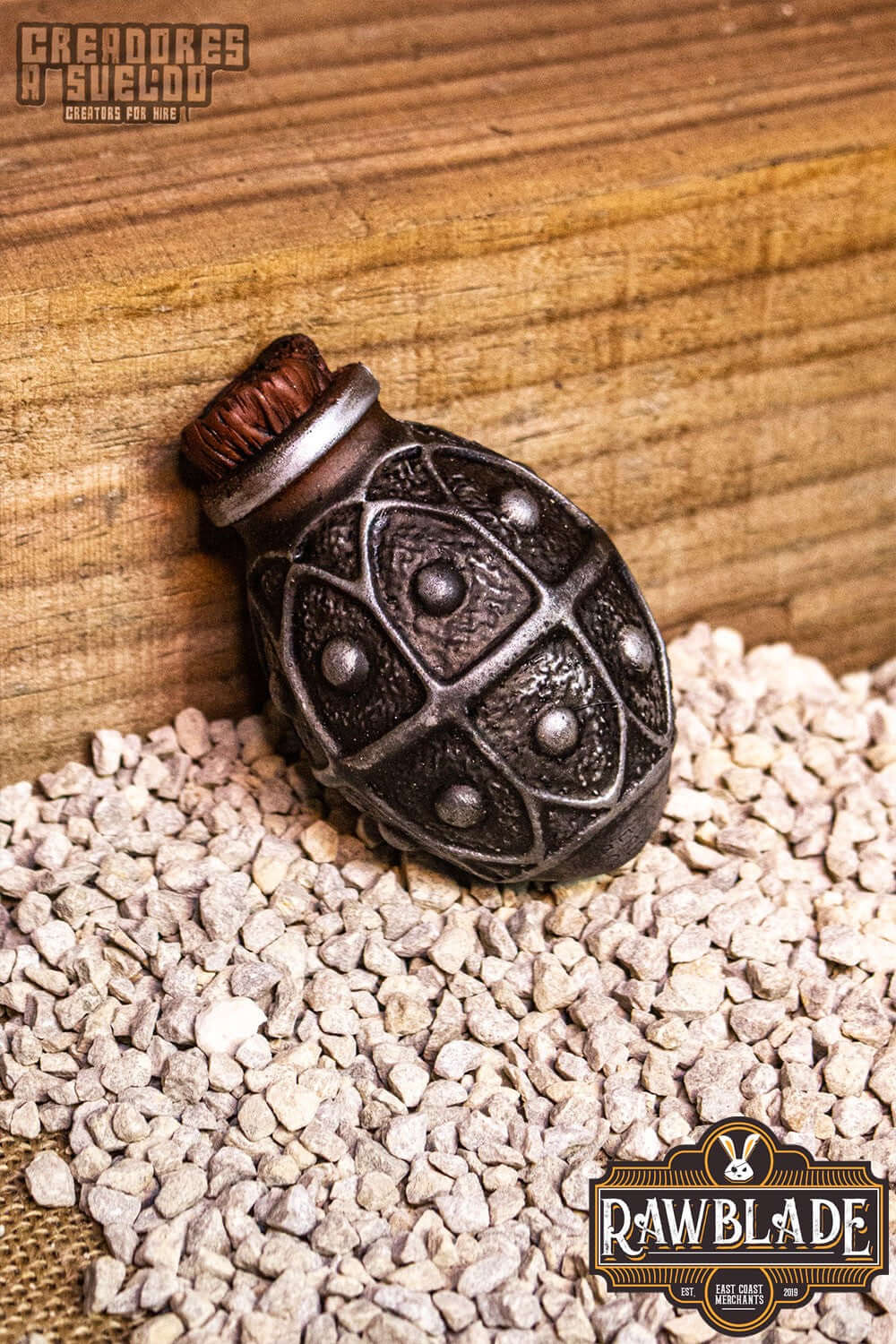 Alchemical Crock from Rawblade, a foam throwing weapon for alchemists, measuring 9cm, available in 5 colors.